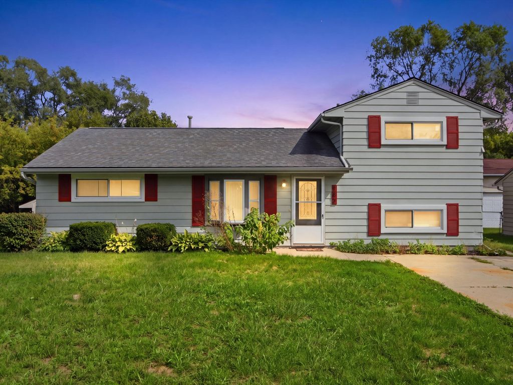 289 S Williams Lake Road, Waterford