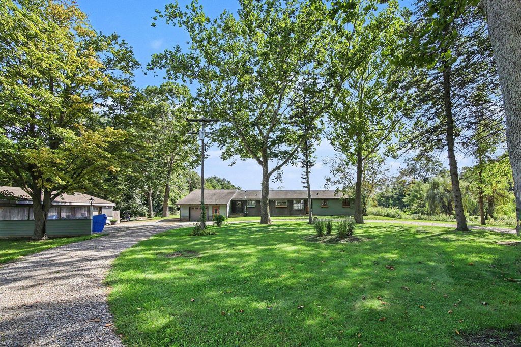 8443 Matthews Highway, Tecumseh