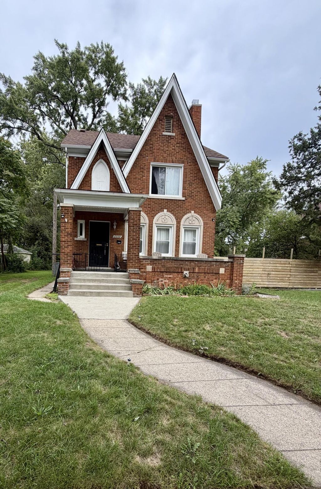 18988 Pennington Drive, Detroit