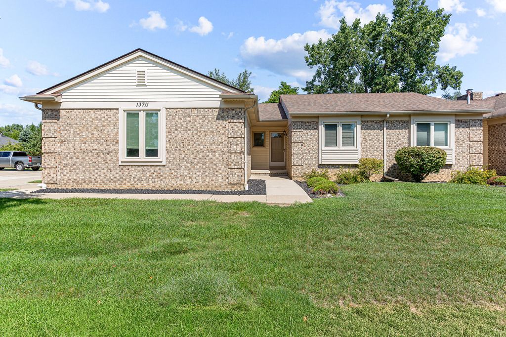 13711 Maple Grove Avenue Unit: 35, Shelby Twp