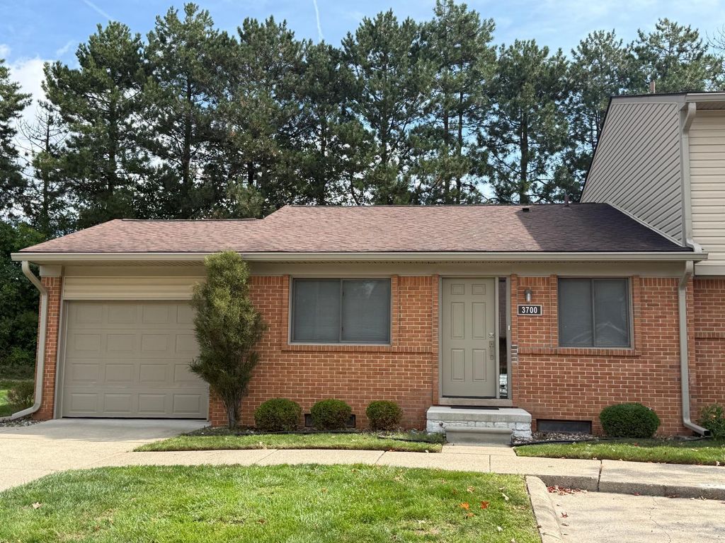 3700 Old Creek Road, Troy
