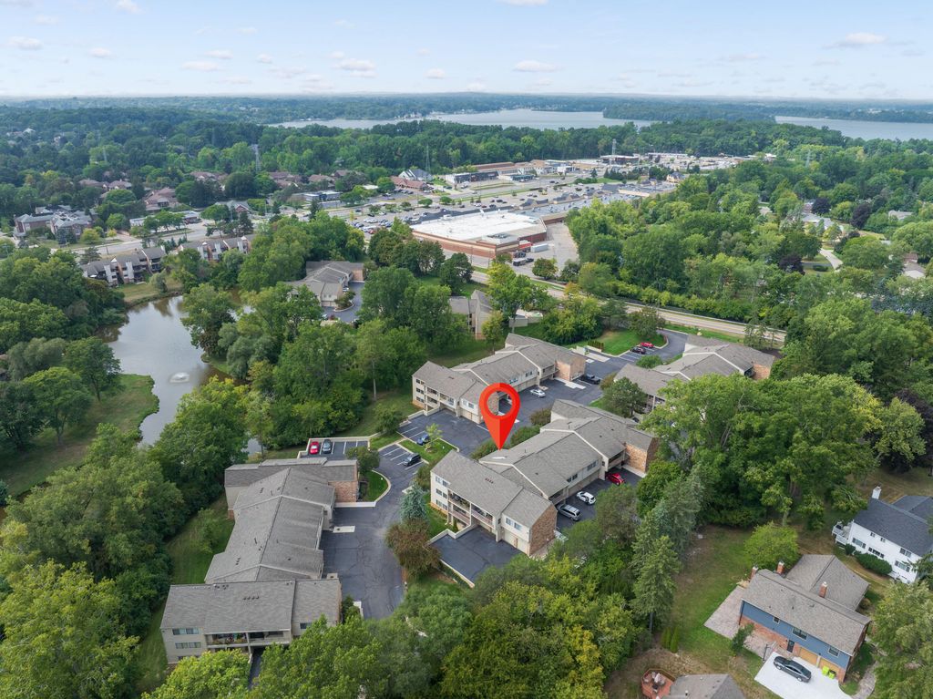 3835 Lone Pine Road Unit: 100, West Bloomfield charter township
