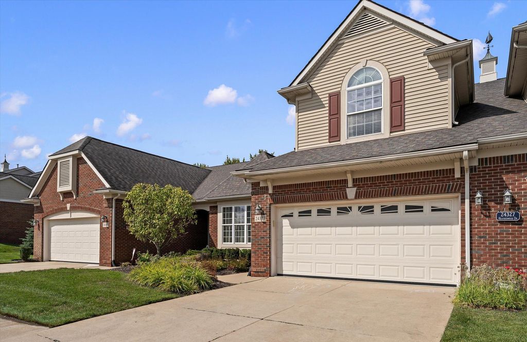 24323 Heatherwood Drive, South Lyon