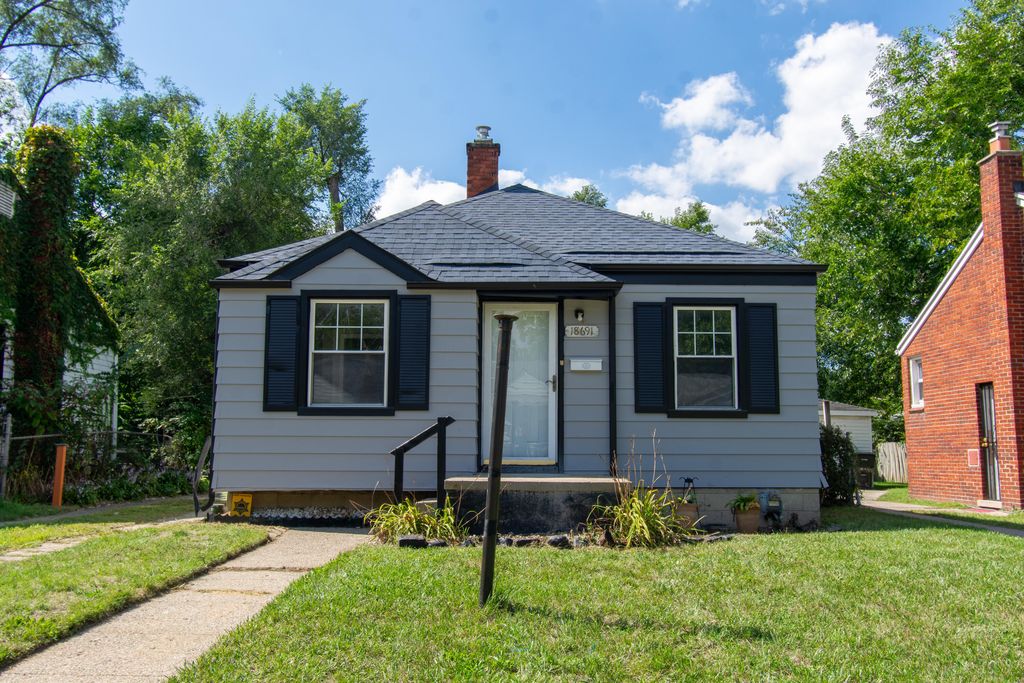 18691 Shaftsbury Avenue, Detroit