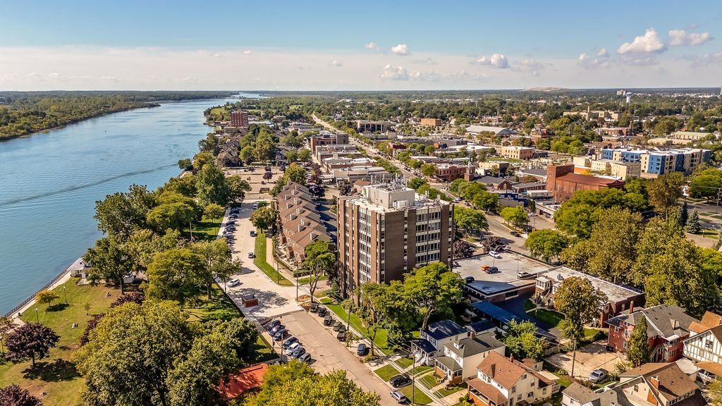 20 Chestnut Unit: 403 & 404, Wyandotte