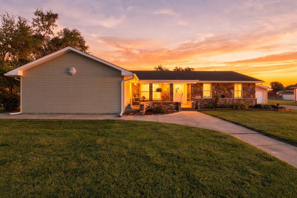 24368 Sylvan Avenue, Brownstown