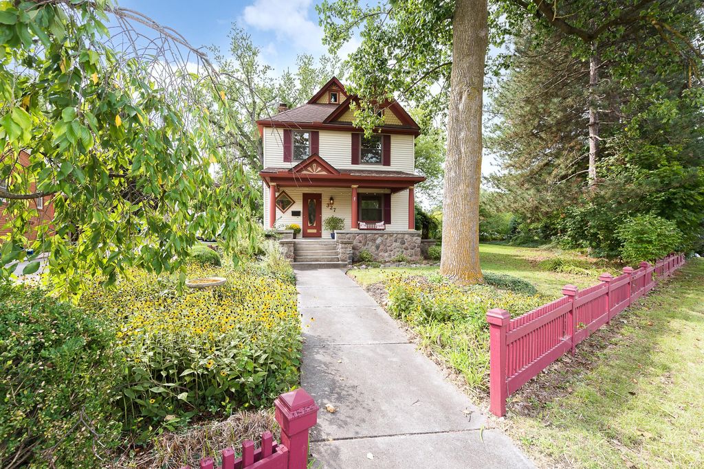 327 N Ann Arbor Street, Saline