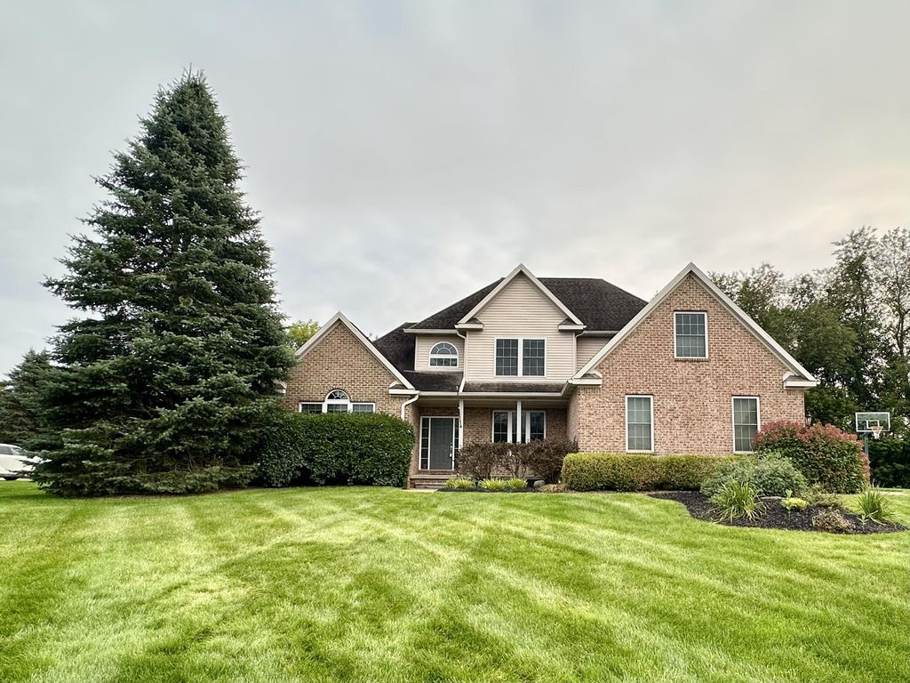 12868 Burgandy Drive, South Lyon