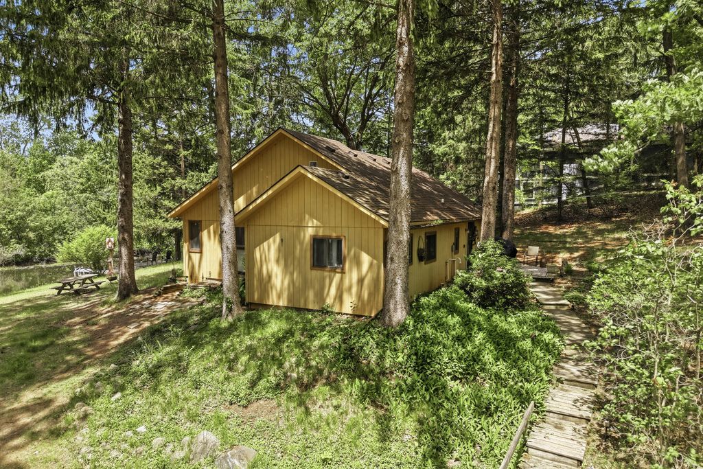 4501 Cornwell Lane, Whitmore Lake