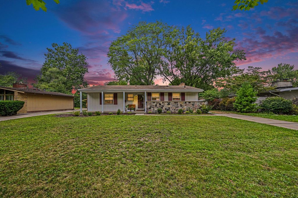 29567 Chelmsford Road, Southfield