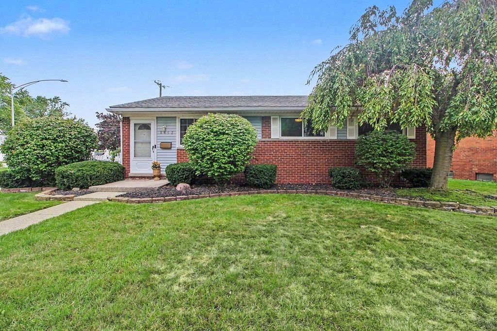 8452 Liberty Boulevard, Westland