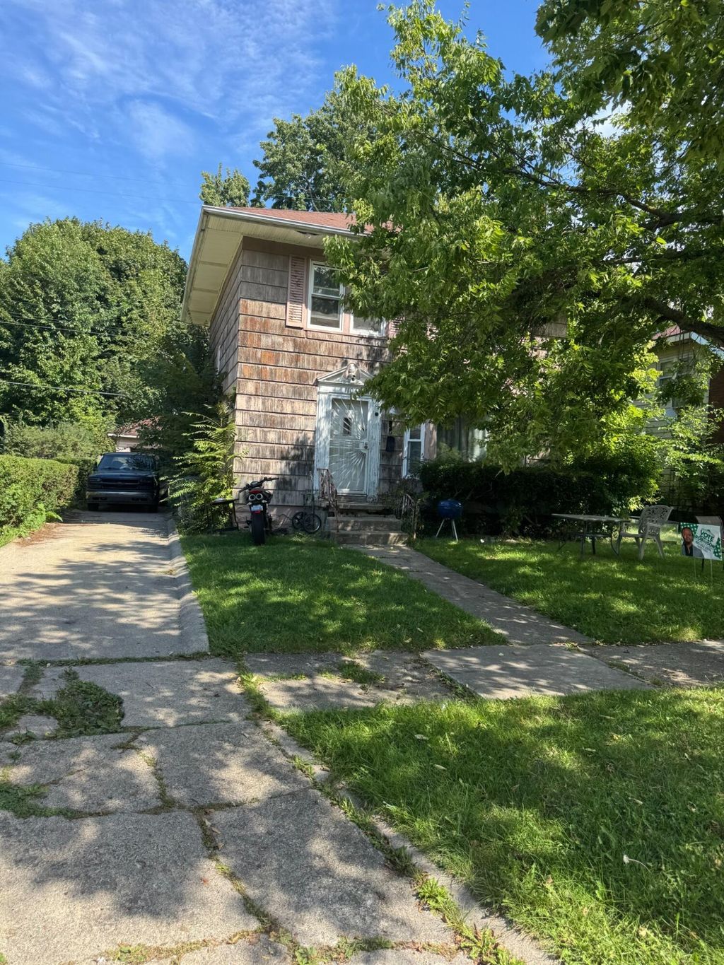 1106 Copeman Boulevard, Flint