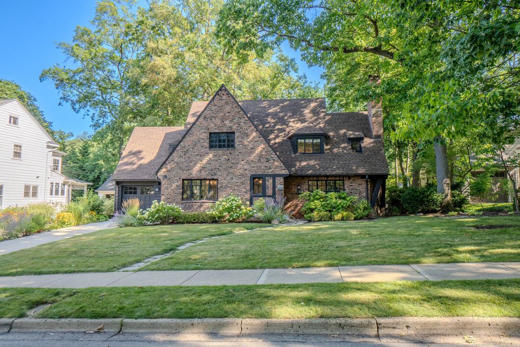 1805 Hermitage Road, Ann Arbor city