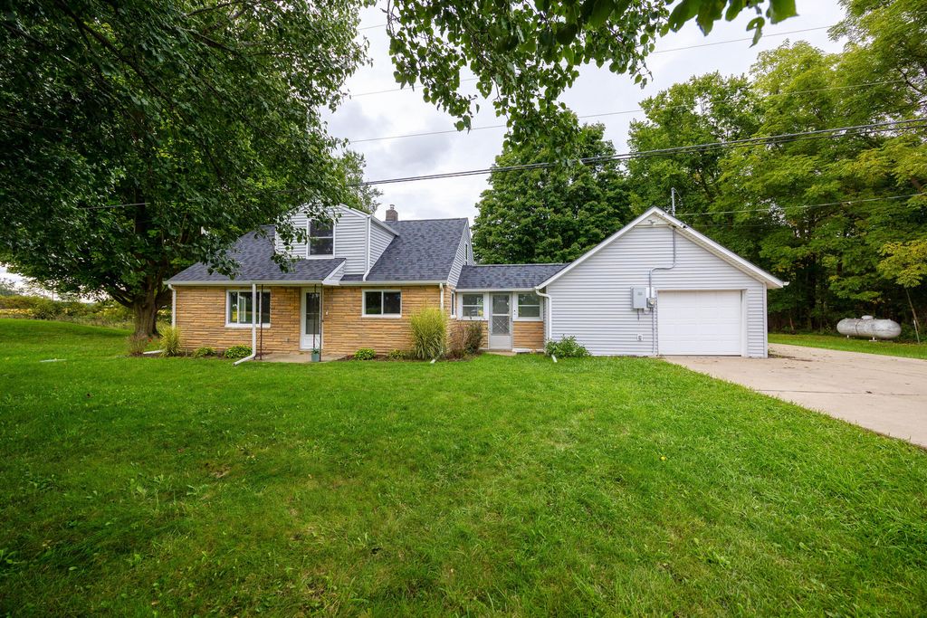 1867 E Fitchburg Road, Stockbridge