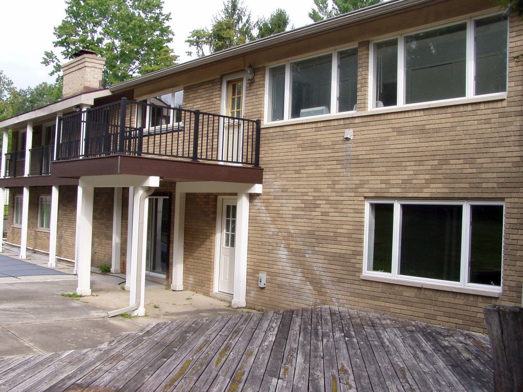 6670 Crane Road, Ypsilanti