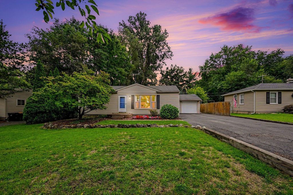 34895 Bridgeman Street, Farmington Hills