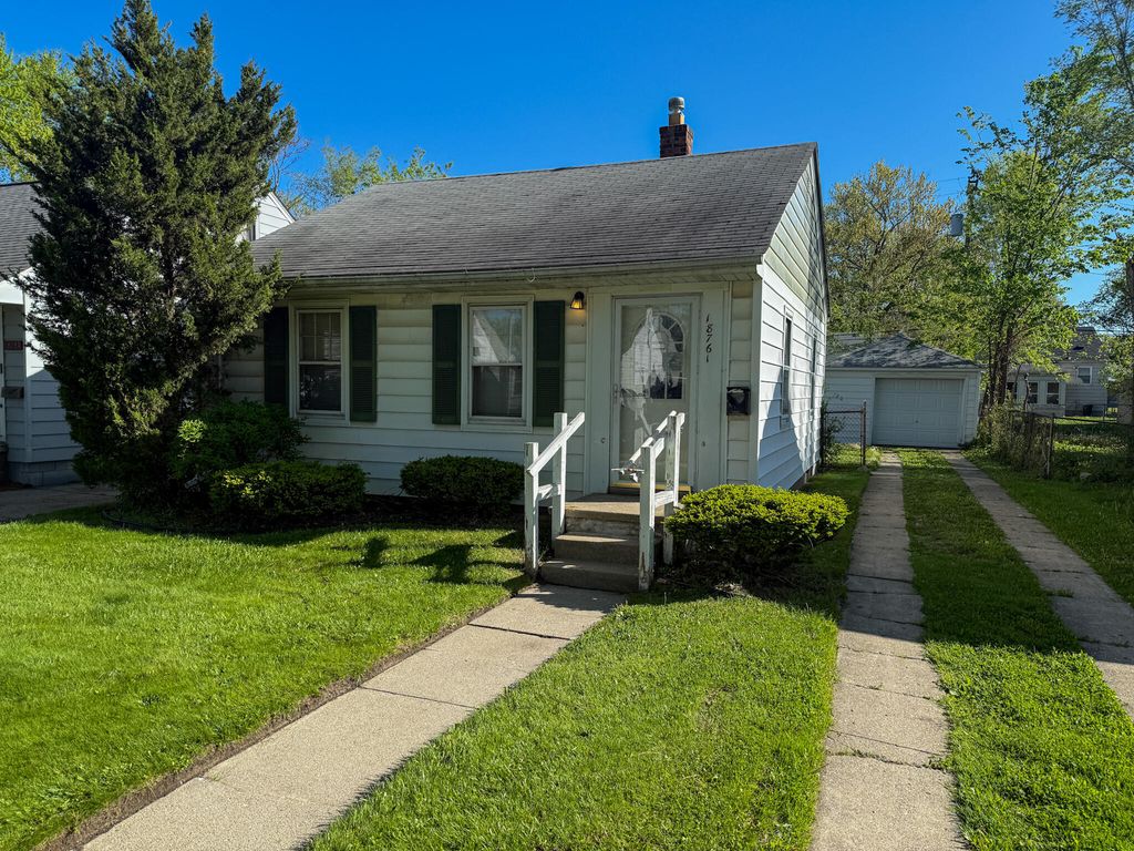 18761 Kingsville Street, Harper Woods