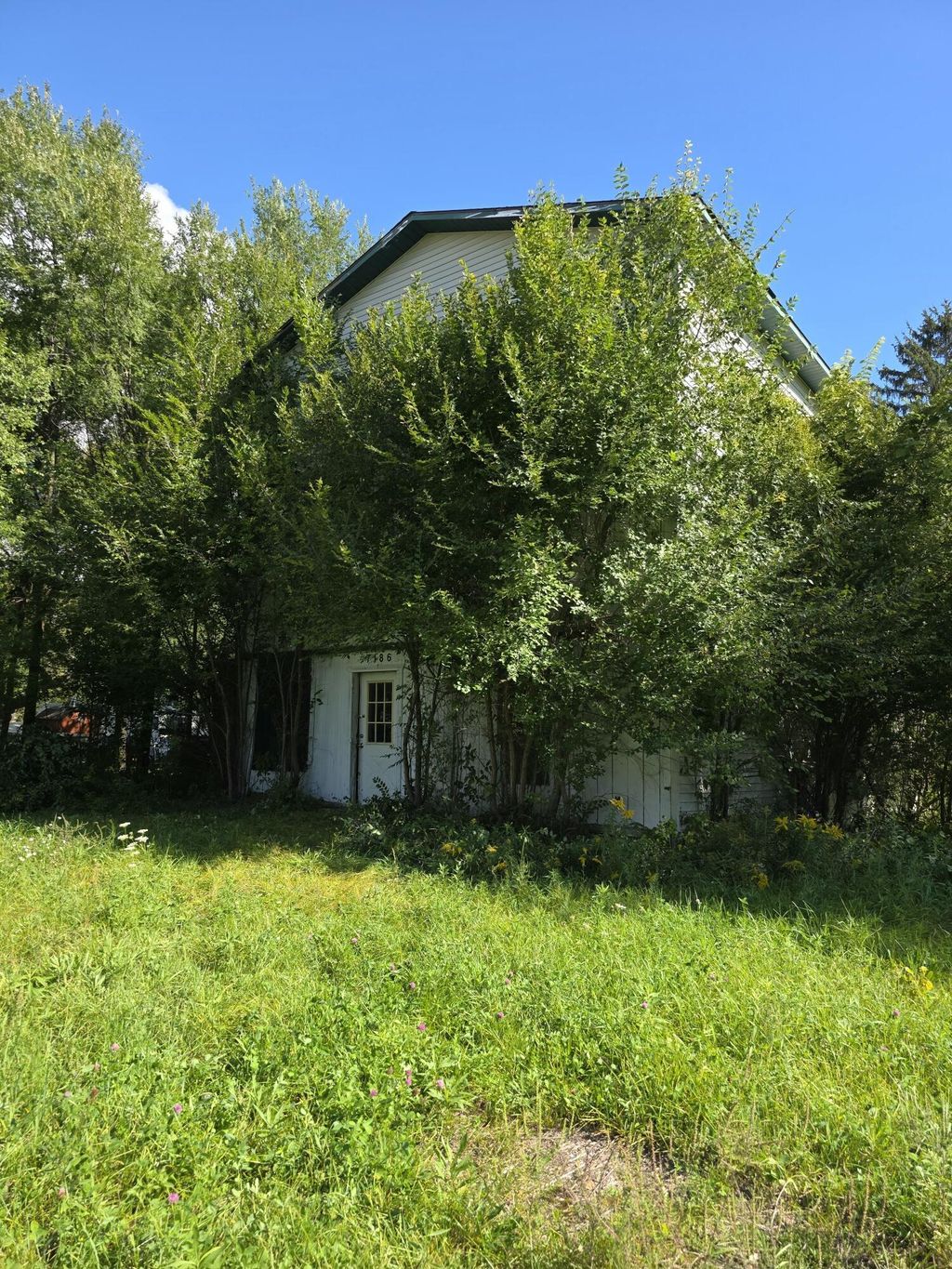 7186 Main Street, Bentley