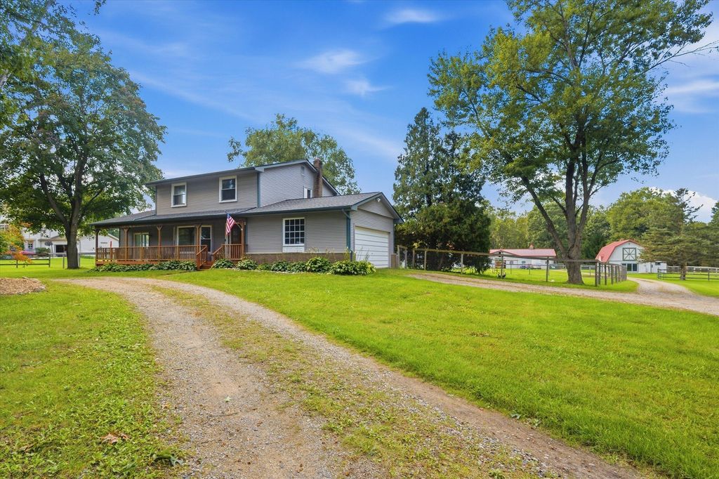 9623 Earhart Road, South Lyon
