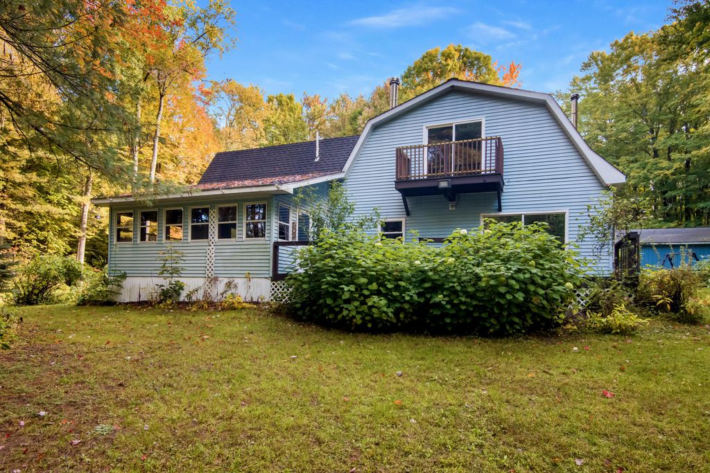 11781 Downs Drive, Leroy