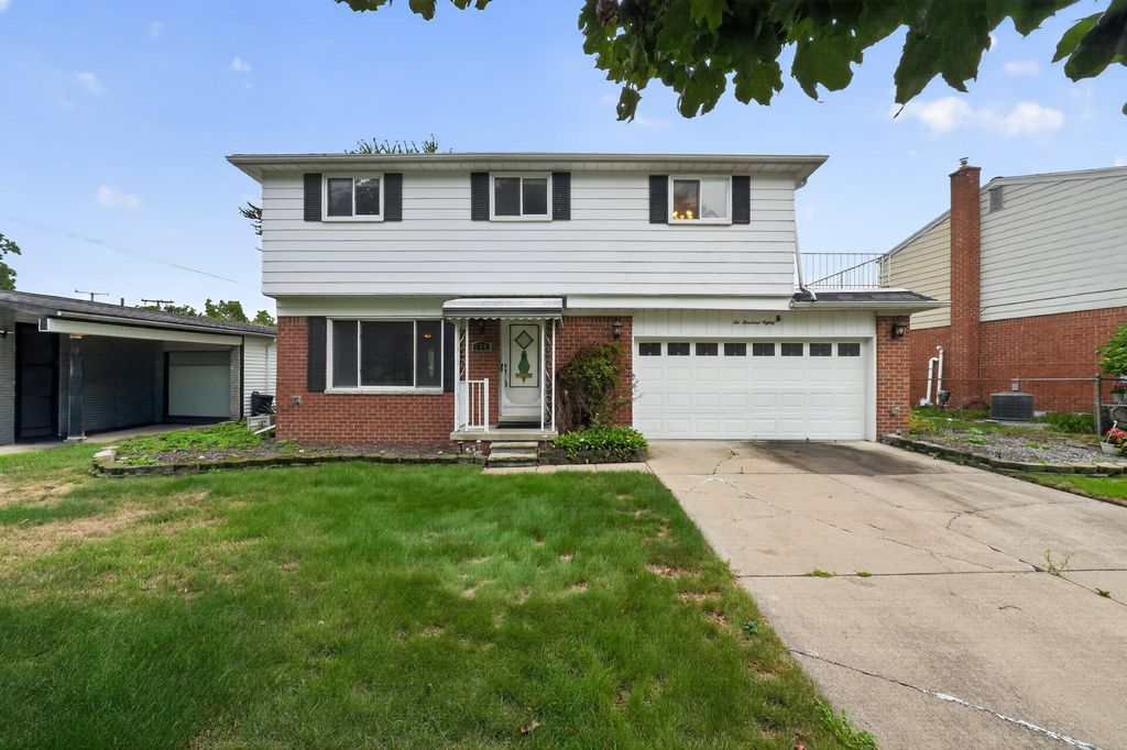 280 Clinton River Drive, Mount Clemens