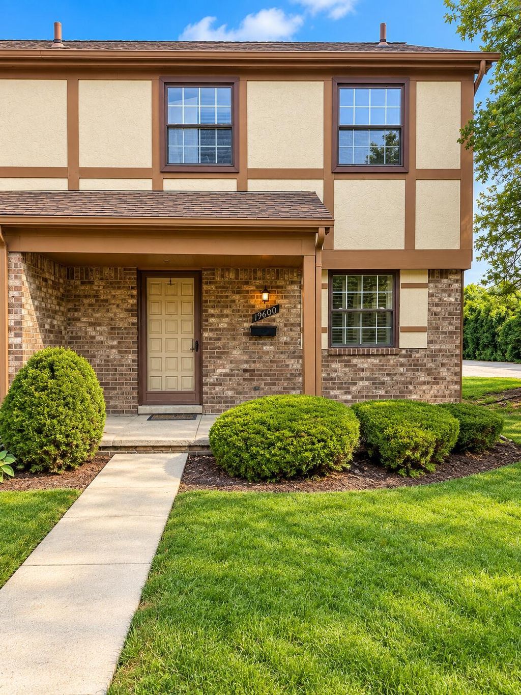 19600 Raleigh Circle S, Southfield