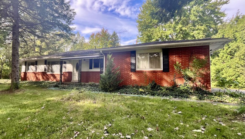 21112 Wilmot Road, Belleville