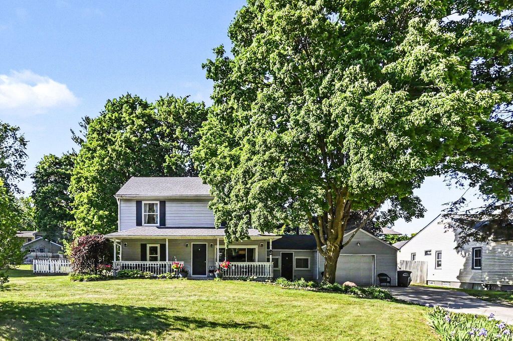 46120 Sunset Street, Northville