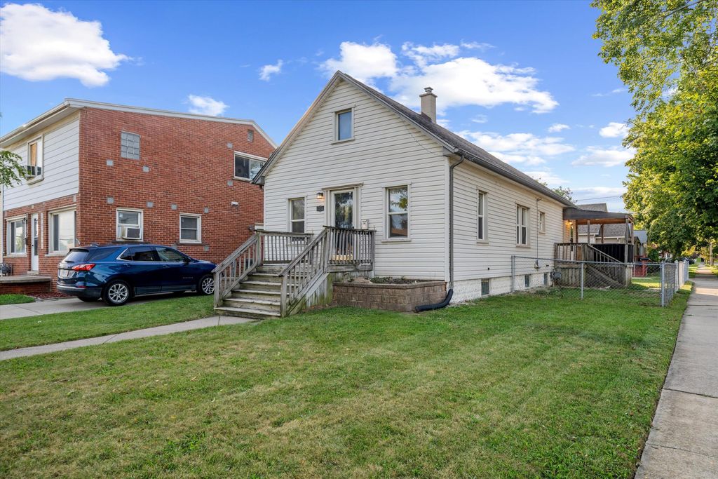 1756 Lafayette Boulevard, Lincoln Park