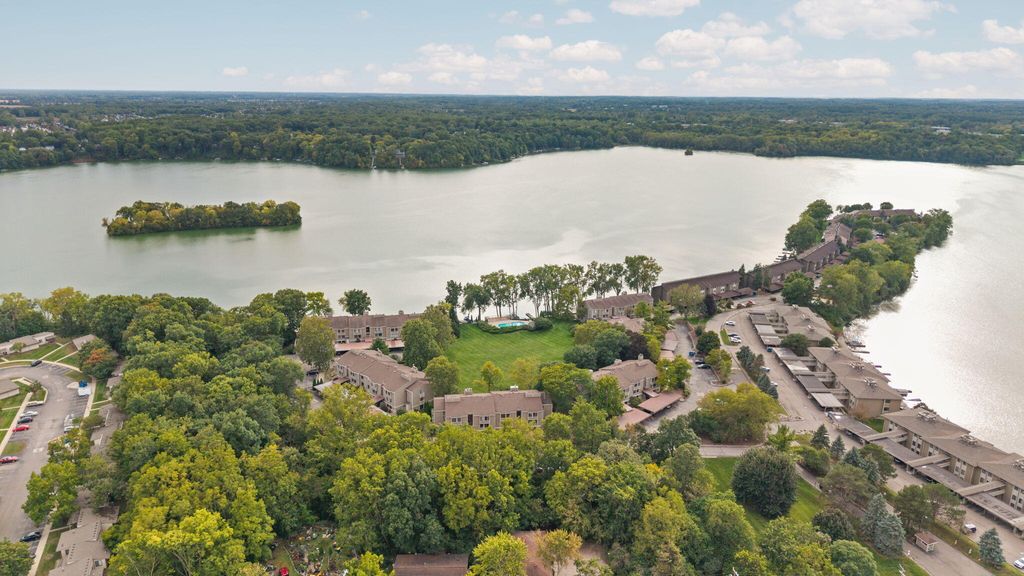 1660 Cliffs Landing Unit: 102, Ypsilanti