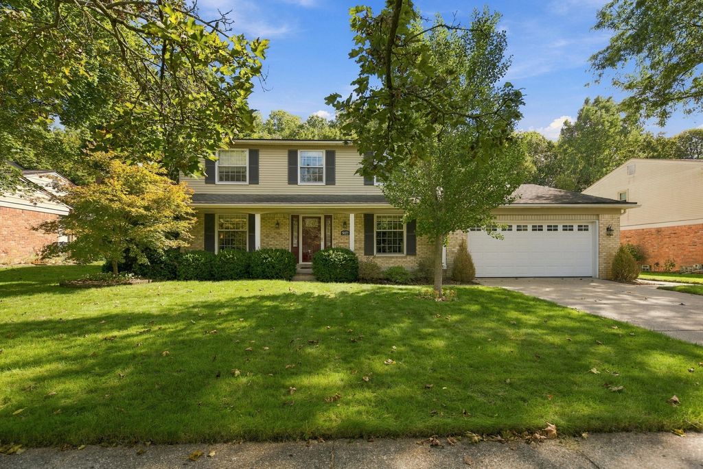9022 Whittlesey Lake Drive, Plymouth