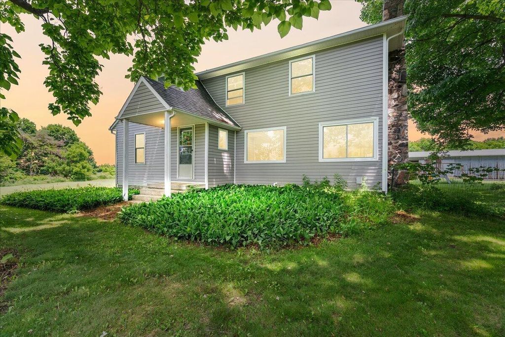 975 Elliott Road, Fowlerville