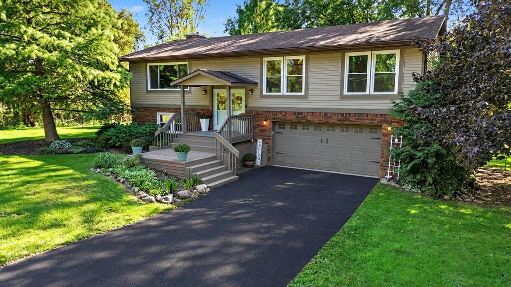 3557 Valentine Road, Whitmore Lake