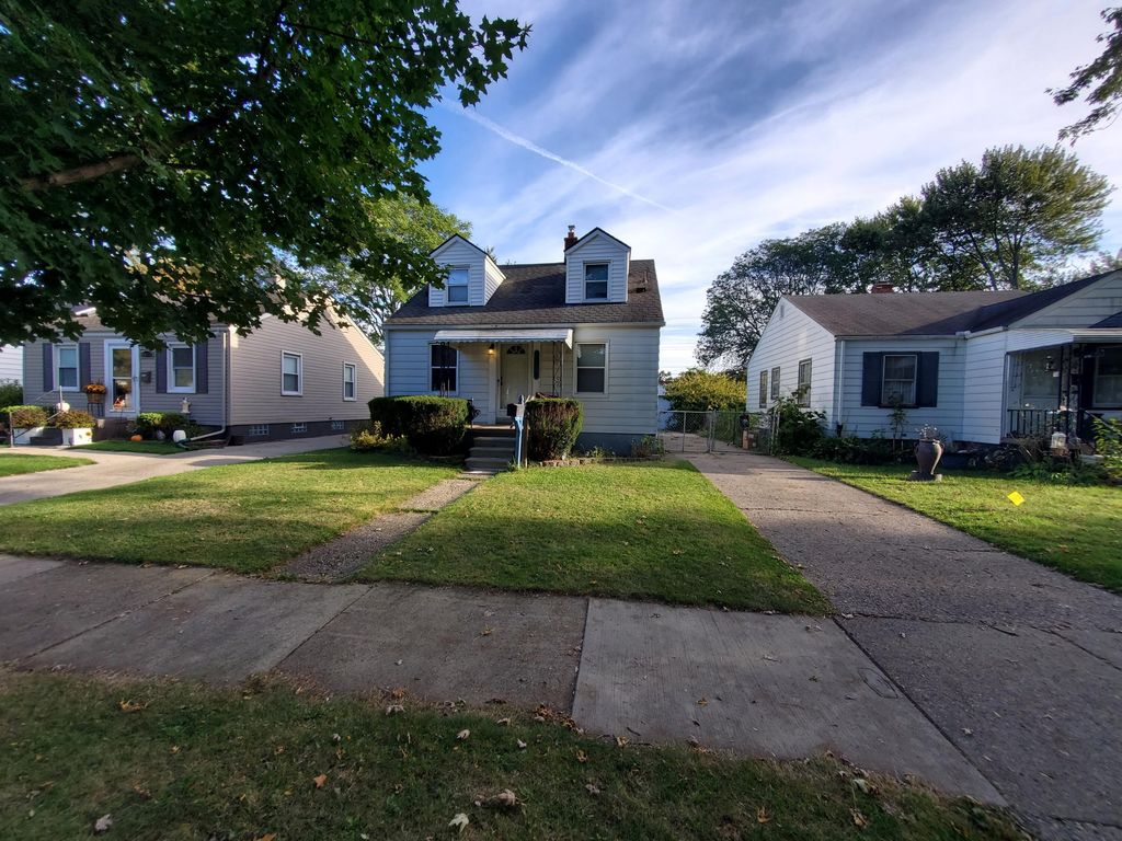 18965 Elkhart Street, Harper Woods