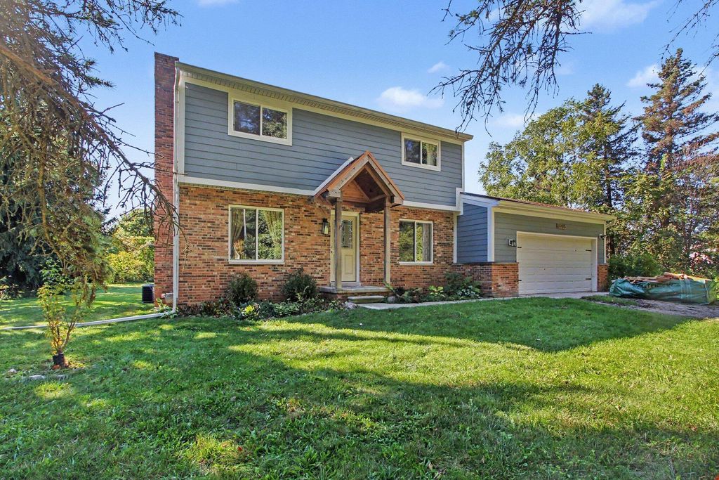 2705 Jennings Road, Webster township