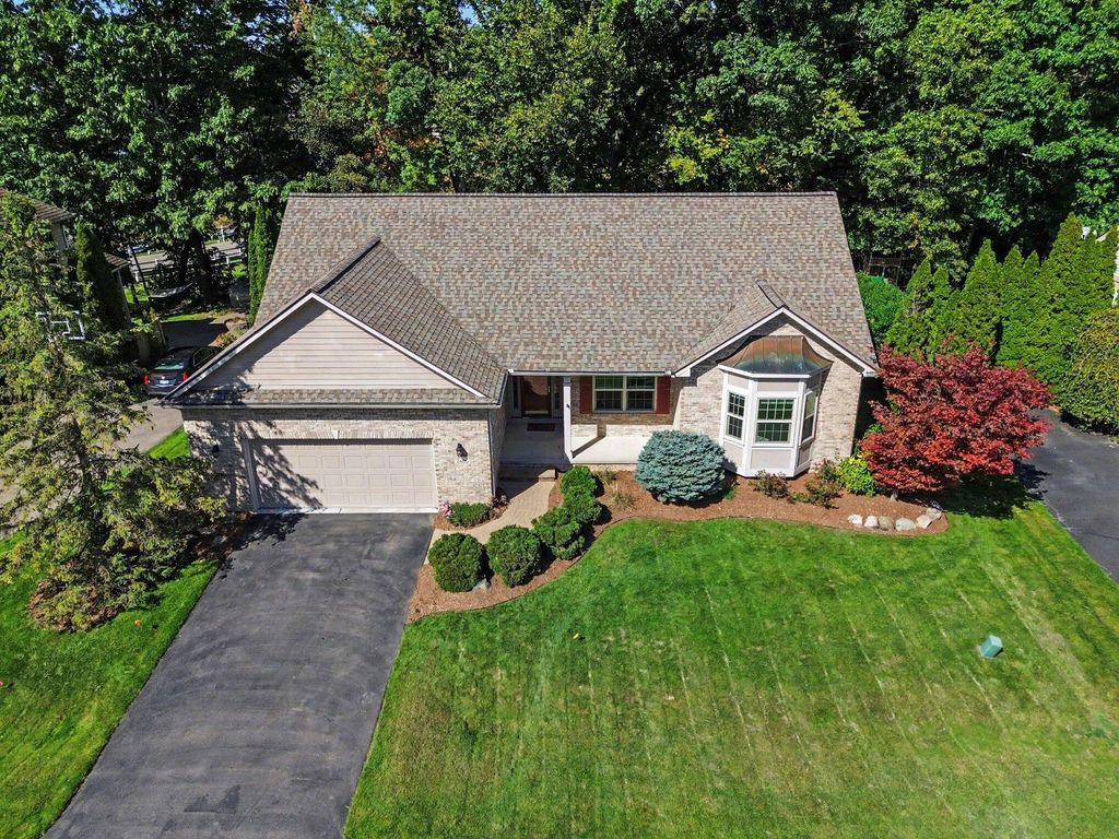 2603 Ravineside Lane S, Oceola township