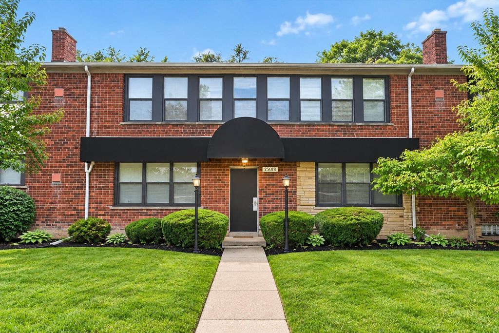 25749 Woodward Avenue Unit: 106, Royal Oak
