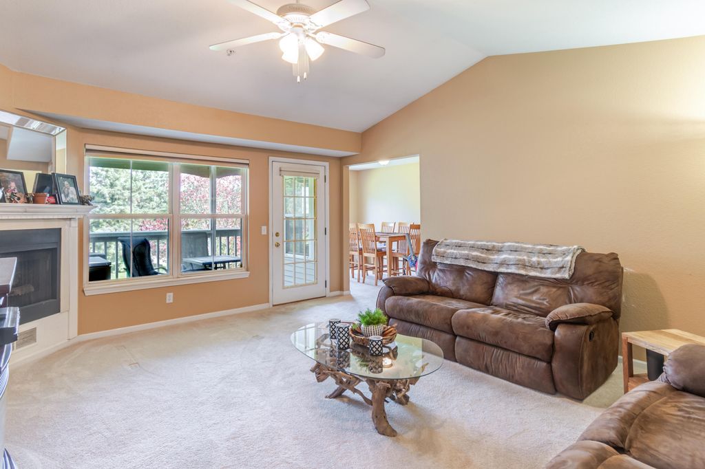 1137 Curzon Court Unit: 203, Howell
