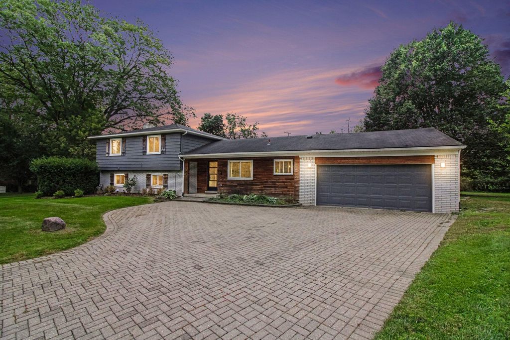 24697 S Cromwell Drive, Franklin