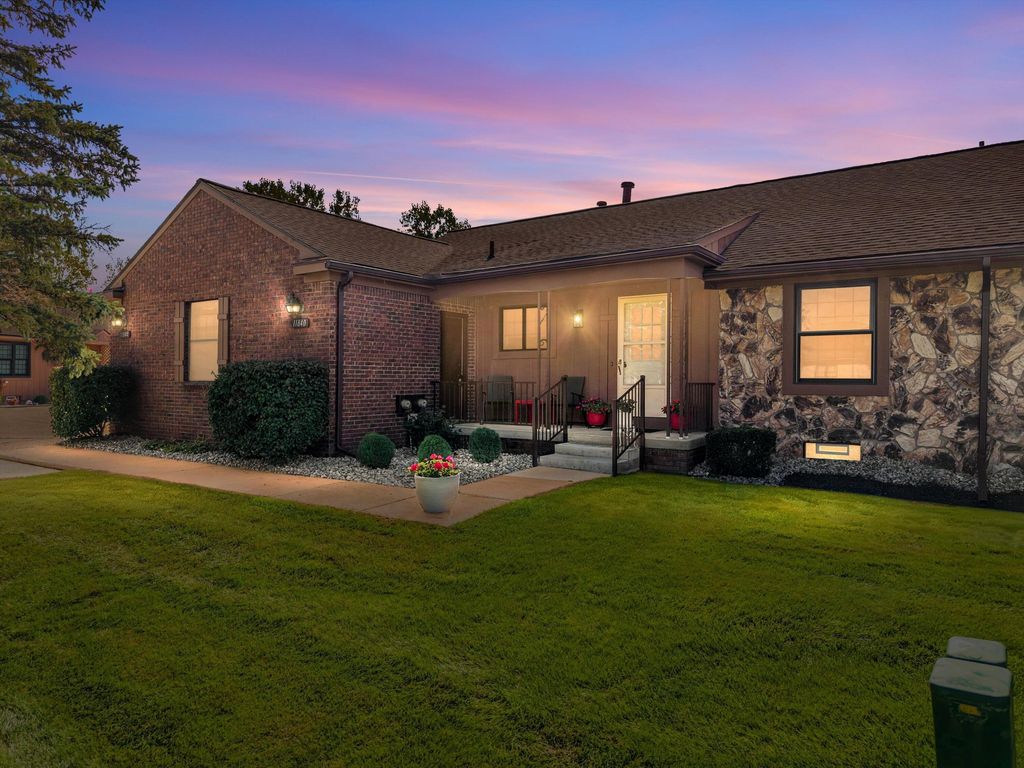 11840 Lexington Drive Unit: 2, Green Oak township