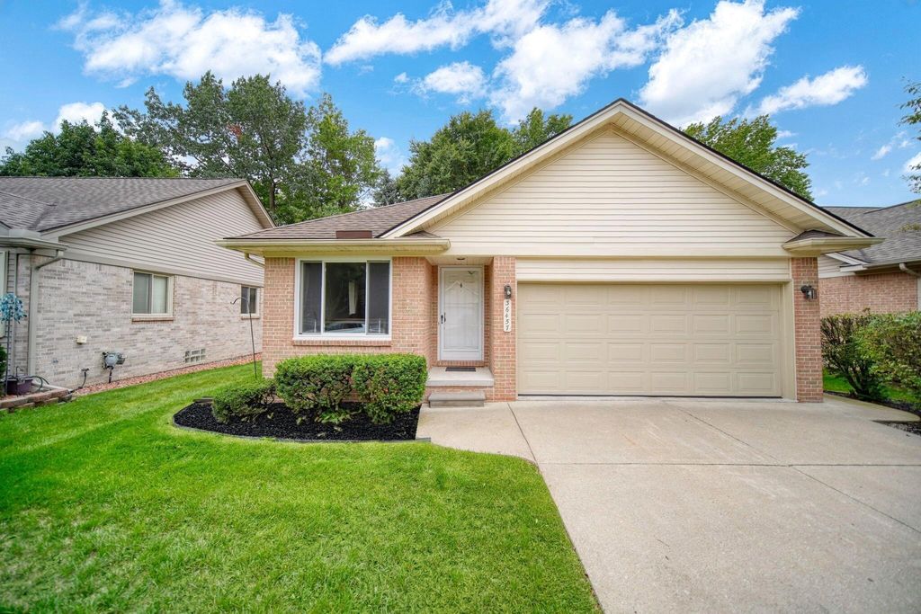 36457 Black Oak Drive, Westland