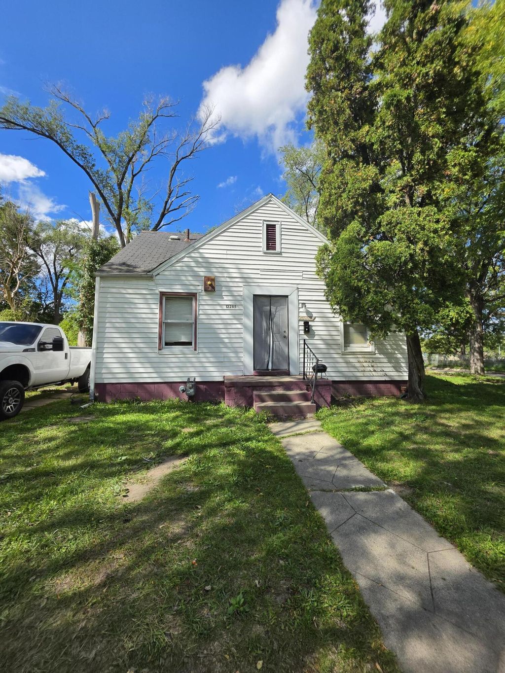 12285 Asbury Park, Detroit