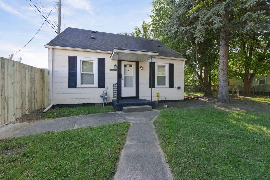 15222 Sumner, Redford