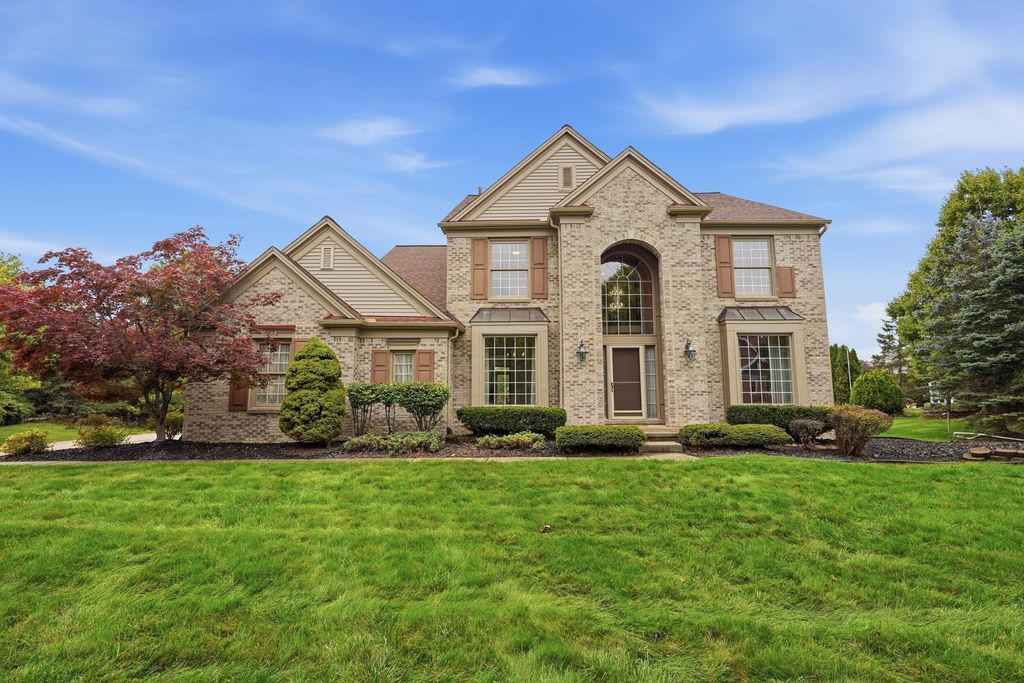 137 Queen Anne Drive, Canton charter township