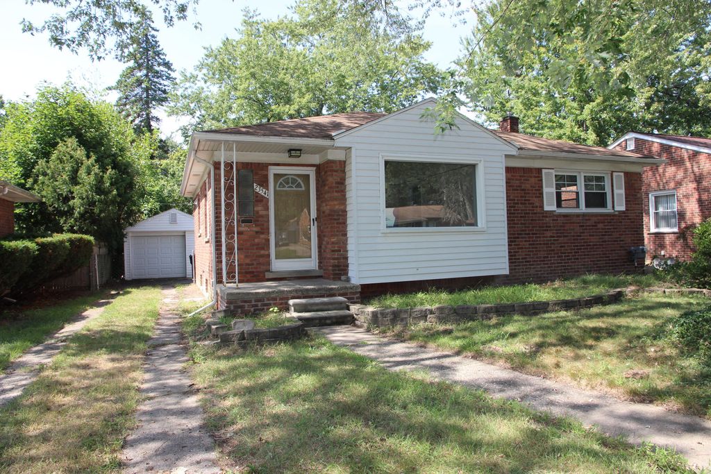 23541 Meadowlark Avenue, Oak Park