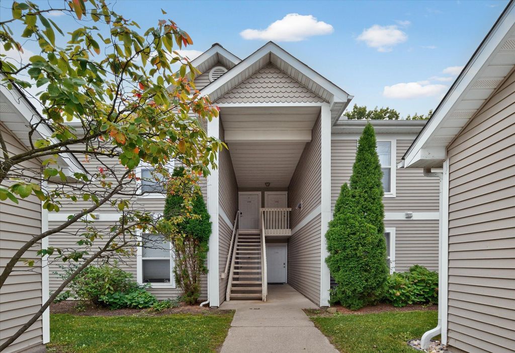 1349 Heatherwood Lane, Ann Arbor