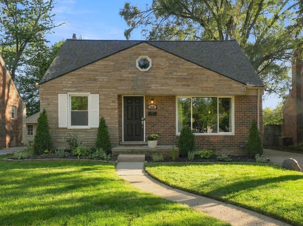 1518 Red Run Drive, Royal Oak