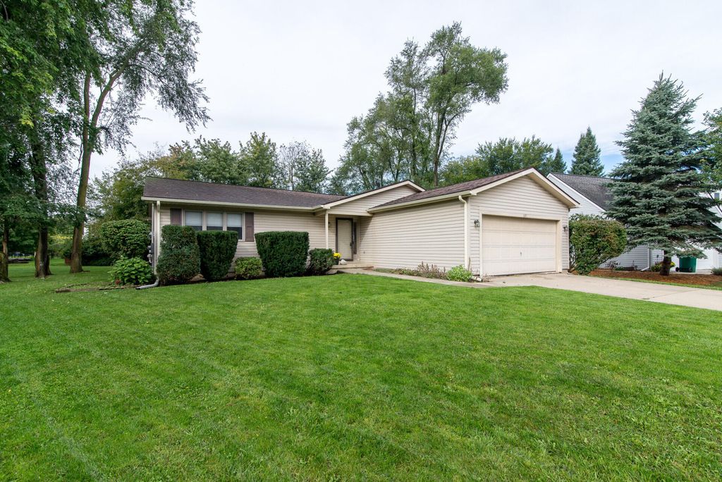 1371 Maplewood Drive, Saline