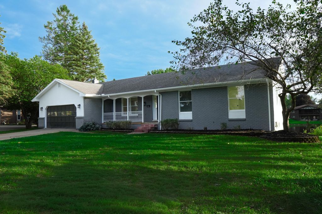 982 Artdale Drive, White Lake charter township