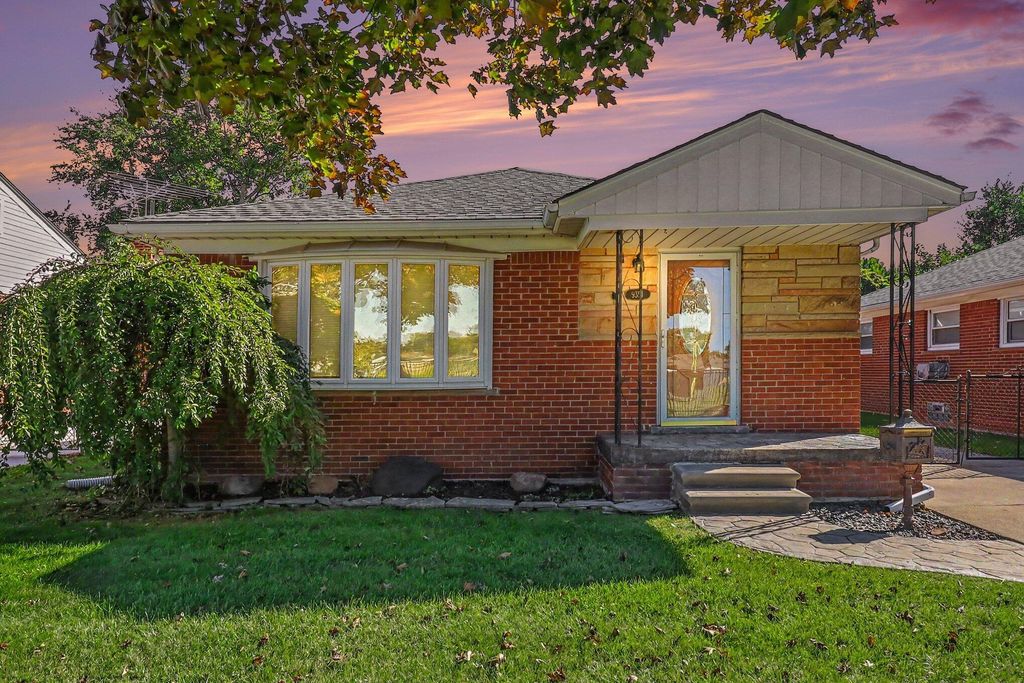 9351 Laurence Avenue, Allen Park